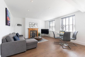 Top Floor One Bedroom Apartment